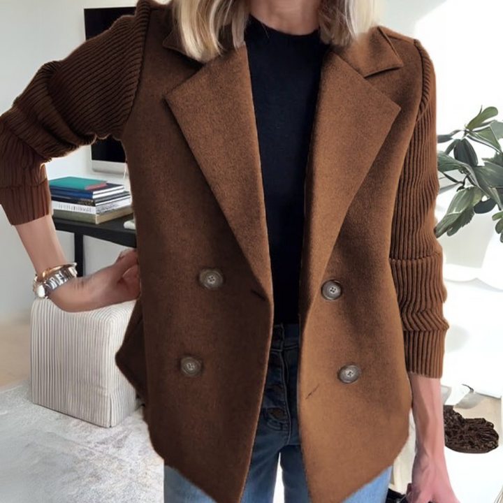 Viola - Lightweight Blazer in Structured Fabric